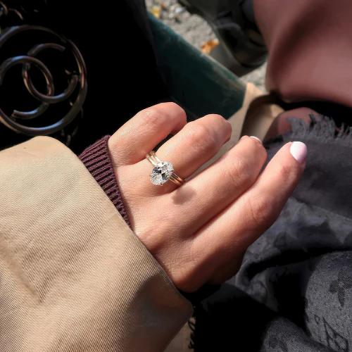 Mini diamond ring in 14kt white or yellow gold